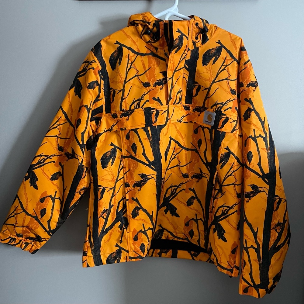 Men’s Carhartt winter sports jacket.